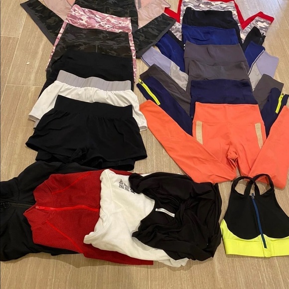 Fabletics Bundle - Picture 4 of 6